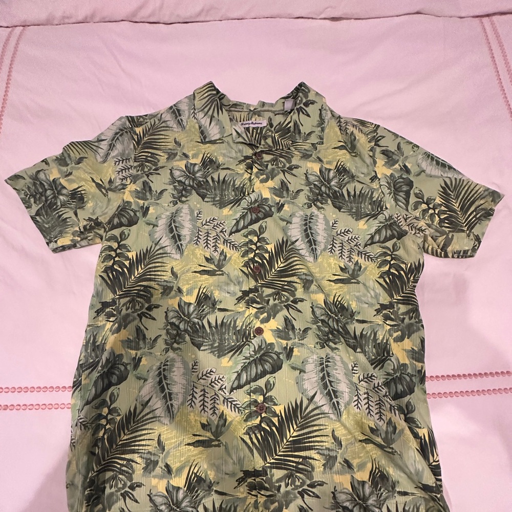 Tommy bahama mens XL green floral shirt